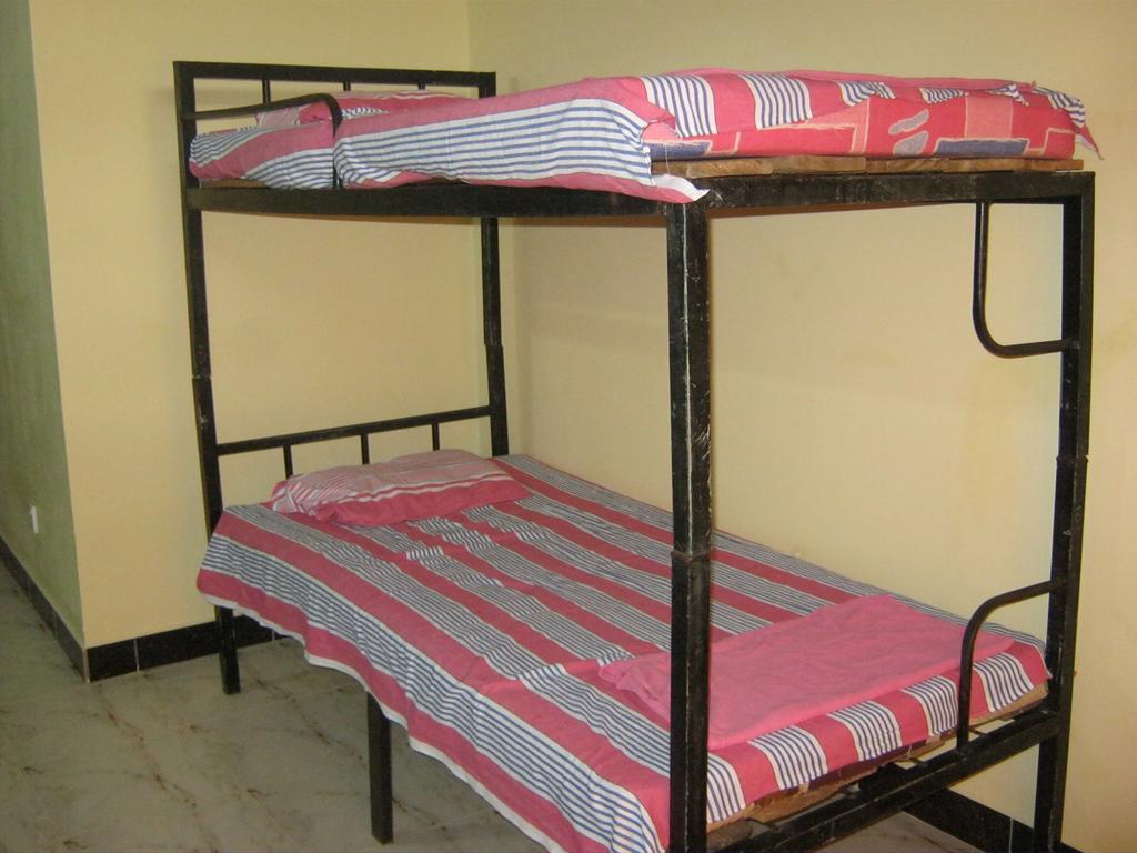 Aurora - Negombo Budget Hostel Room photo