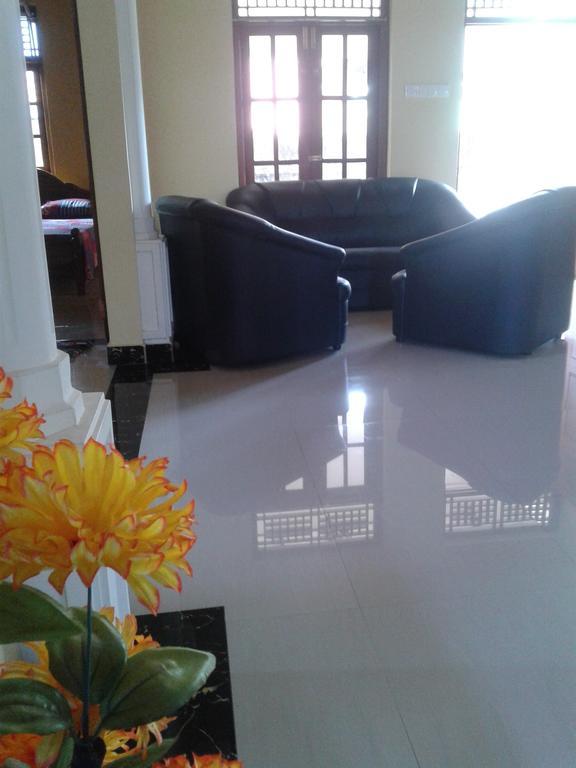 Aurora - Negombo Budget Hostel Exterior photo