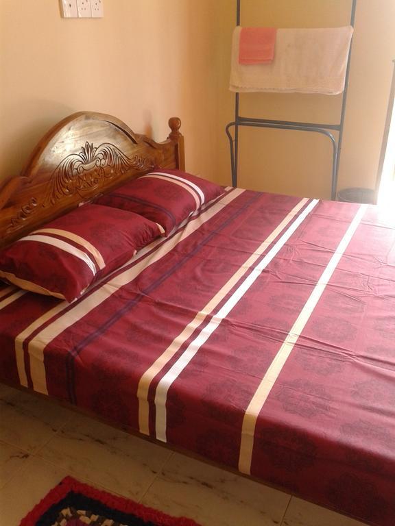 Aurora - Negombo Budget Hostel Room photo